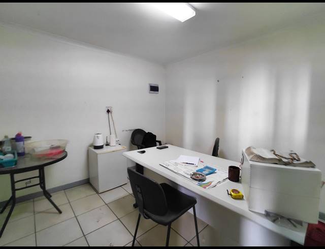 270M² WORKSHOP TO LET IN POMONA